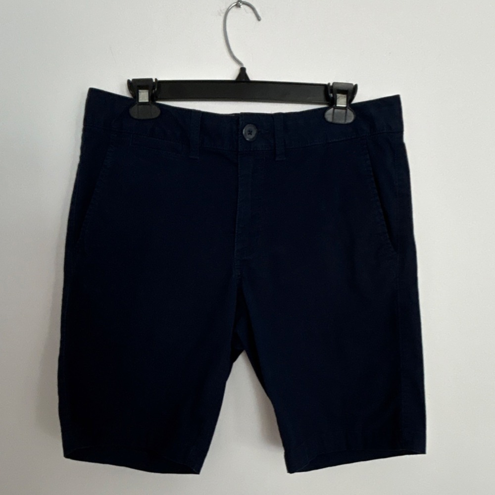 GUESS Men's Navy Blue Chino Shorts Cotton Regular‎ Fit Flat Front Solid Pockets
